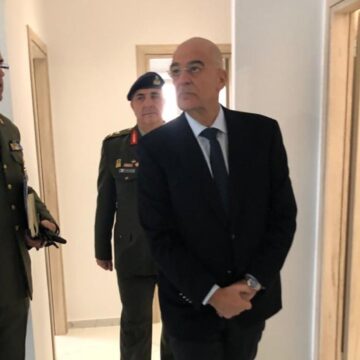 Τρία νέα συγκροτήματα κατοικιών για στρατιωτικούς εγκαινίασε ο Δένδιας