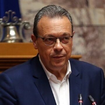 Πρόταση δυσπιστίας για να πέσει η κυβέρνηση Μητσοτάκη