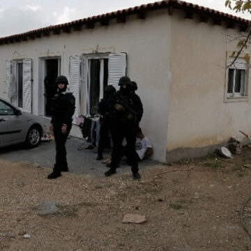 Εξαρθρώθηκε συμμορία ανηλίκων που έκλεβαν πεζούς και οδηγούς