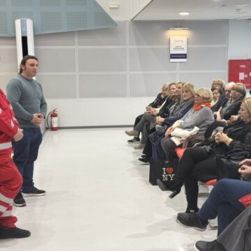 PALLHNH_PROTES BOITHIES_META Με μεγάλη επιτυχία πραγματοποιήθηκε το εκπαιδευτικό πρόγραμμα «παροχής Α’ Βοηθειών»