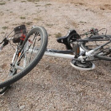 Νεκρός ποδηλάτης που παρασύρθηκε από αυτοκίνητο