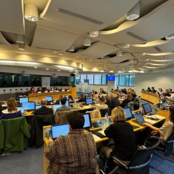 Οι περιφέρειες και οι δήμοι ενώνουν τις δυνάμεις τους για την αναθεώρηση των δημόσιων συμβάσεων