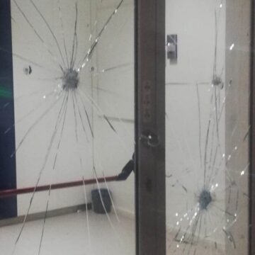 SPASMENA TZAMIA Άγνωστοι τοποθέτησαν εκρηκτικό μηχανισμό σε κτηνιατρείο