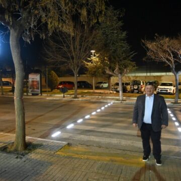 Παραδόθηκε στους πεζούς η πρώτη «έξυπνη» διάβαση