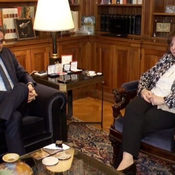 Σας ευχαριστώ για την πενταετή προσφορά σας στην πατρίδα