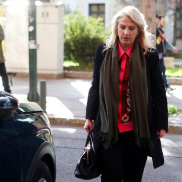 Ρένα Δούρου: «Βρέθηκα κατηγορούμενη από ένα και μόνο ψέμα της Πυροσβεστικής»