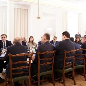 Εγκρίθηκαν νομοσχέδια των υπουργείων Οικονομίας, Εργασίας, Εσωτερικών και Εξωτερικών