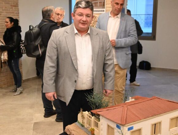 AXARNES_EKTHESH PHOTOGRAFIAS Εγκαινιάστηκε η έκθεση φωτογραφίας «ΦωτΑχαρνές του περασμένου αιώνα»