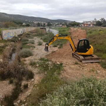 Καθαρισμός του ρέματος Ξερέα και κατασκευή νέας γέφυρας Λ. Σουνίου