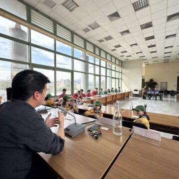 Ένα Δημοτικό Συμβούλιο με τα παιδιά του 1ου Συστήματος Ναυτοπροσκόπων