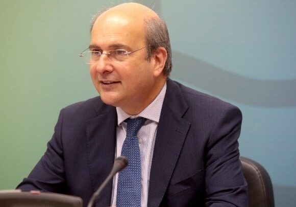 XATZHDAKHS Επτά παρεμβάσεις για προστασία της ελληνικής οικονομίας από τη διεθνή αστάθεια