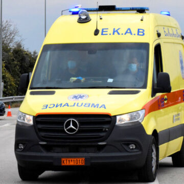 Τροχαίο με σοβαρά τραυματία οδηγό μηχανής