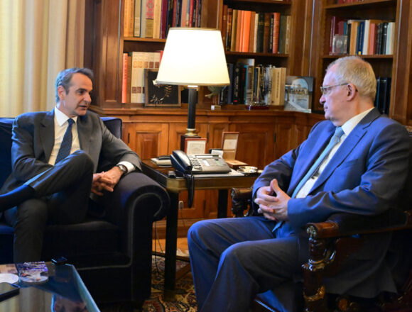 Να επιβραβεύονται οι συνεπείς και να απομακρύνονται όσοι δεν ανταποκρίνονται επί μακρόν