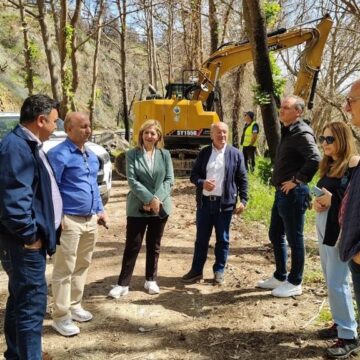 Συνεχίζονται τα έργα αποκατάστασης της επαρχιακής οδού Καπανδριτίου – Βαρνάβα