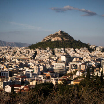 ΛΟΦΟΣ ΤΟΥ ΛΥΚΑΒΗΤΤΟΥ (Eurokinissi/ ΔΗΜΗΤΡΟΠΟΥΛΟΣ ΣΩΤΗΡΗΣ) Δυσβάστακτο το κόστος στέγασης για 1 στα 3 νοικοκυριά