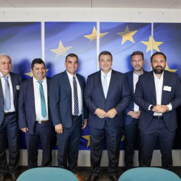 Συνάντηση του Ελ.Δ.Α.Π. με τον Ευρωπαίο Επίτροπο Βιώσιμων Μεταφορών και Τουρισμού