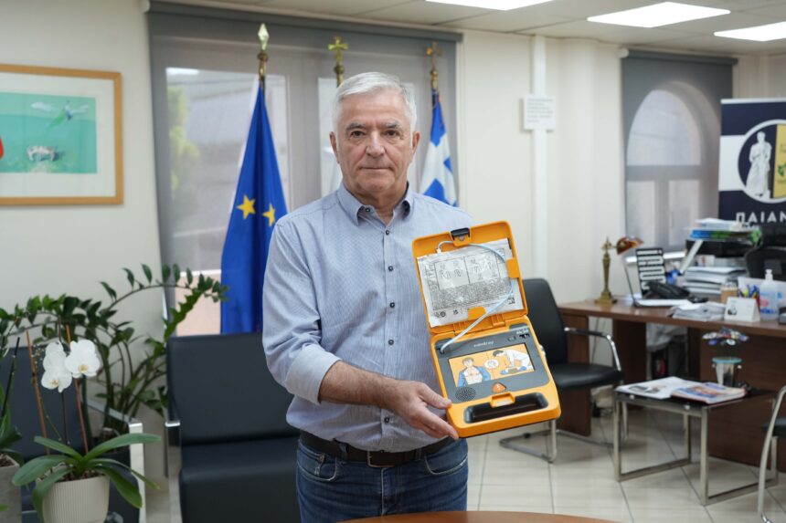 Αυτόματοι απινιδωτές σε εννέα δημοτικούς χώρους