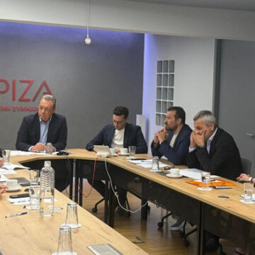 Η ακρίβεια πλήττει και το εμπόριο και τα νοικοκυριά