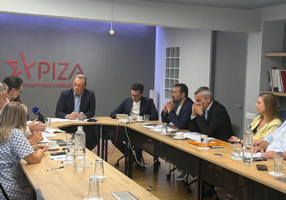 Η ακρίβεια πλήττει και το εμπόριο και τα νοικοκυριά