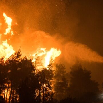 Από πυλώνα του ΔΕΔΔΗΕ ξεκίνησε η φωτιά στην Πάρνηθα