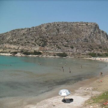 Δράση Εθελοντικού Καθαρισμού της SAVE YOUR HOOD στην παραλία Λουμπάρδα