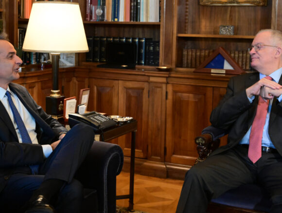 Μειώνουμε φόρους και αυξάνουμε τους μισθούς