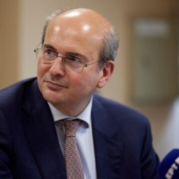 4 μύθοι της «φιλεύσπλαχνης» αντιπολίτευσης