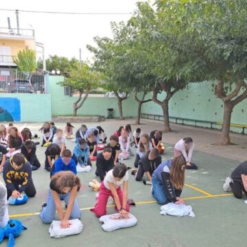 Εκπαίδευση στην καρδιοαναπνευστική αναζωογόνηση στο Δημοτικό Σχολείο Σταμάτας