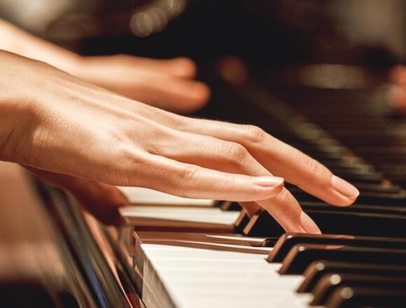MATHIMATA PIANOY Έναρξη μαθημάτων στα Καλλιτεχνικά Τμήματα και στο Δημοτικό Ωδείο