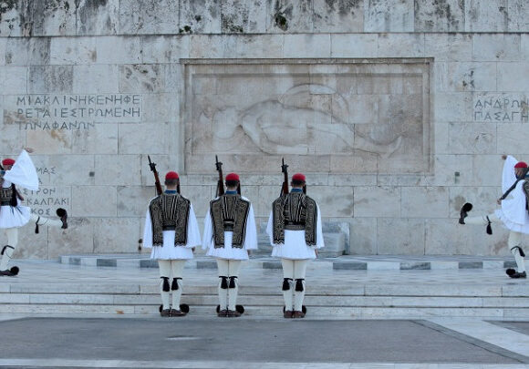 Ένσταση αντισυνταγματικότητας για την τροπολογία για τον Άγνωστο Στρατιώτη