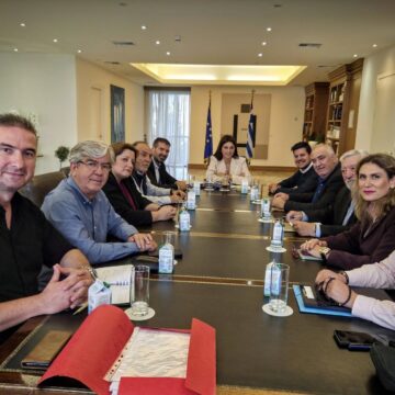 SARONIKOS_SYNANTHSH ZAXARAKH Συνάντηση με την Υπουργό Παιδείας για τα ζητήματα του Δήμου