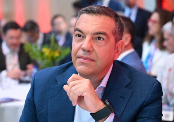 TSIPRAS Παραιτήθηκε από βουλευτής ο Αλέξης Τσίπρας