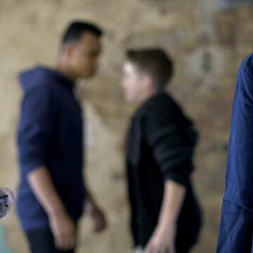 Δύο τραυματίες από αιχμηρό αντικείμενο σε συμπλοκή ανηλίκων