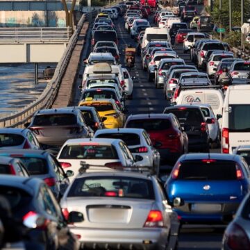 «Γονατίζει» το κυκλοφοριακό χάος την Αττική