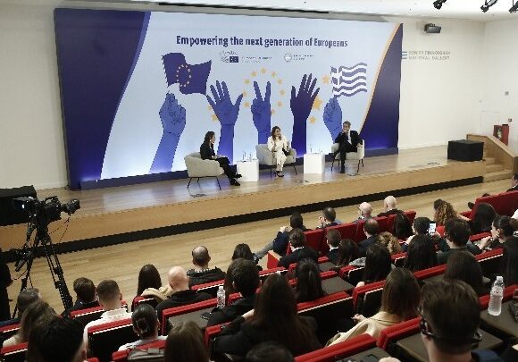 Η ενασχόληση των νέων με τα κοινά και την πολιτική στο επίκεντρο της συζήτησης