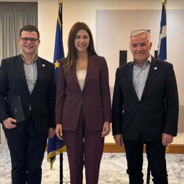 Συνάντηση Δημάρχου Παιανίας με την Υπουργό Παιδείας