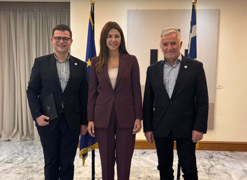 Συνάντηση Δημάρχου Παιανίας με την Υπουργό Παιδείας