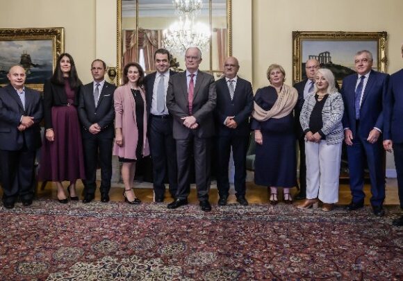 Το Σύνταγμα της χώρας αναφέρεται ρητώς σε ειδικά μέτρα υπέρ των πολυτέκνων οικογενειών