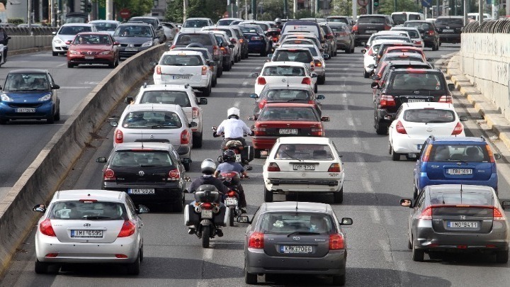 AYTOKINHTA_KINHSH STOYS DROMOYS Στο «κόκκινο» οι δρόμοι της Αττικής