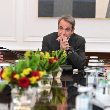 Η στήριξη του διαθέσιμου εισοδήματος αποτελεί έναν από τους πάγιους στόχους της κυβέρνησης