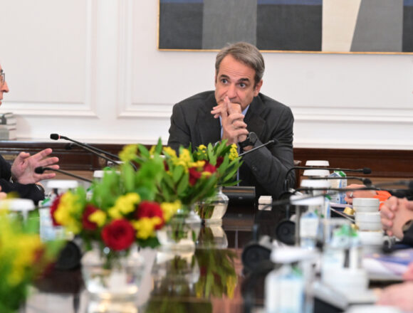 Η στήριξη του διαθέσιμου εισοδήματος αποτελεί έναν από τους πάγιους στόχους της κυβέρνησης