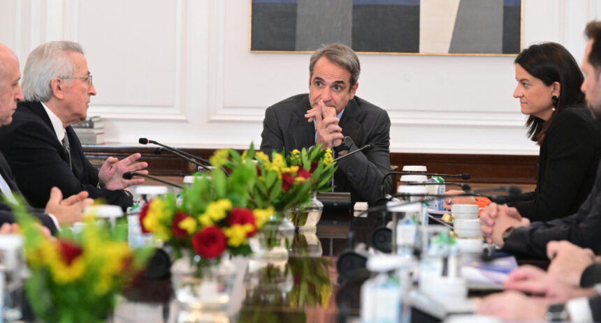 MHTSOTAKHS_KOINONIKOI ETAIROI Η στήριξη του διαθέσιμου εισοδήματος αποτελεί έναν από τους πάγιους στόχους της κυβέρνησης