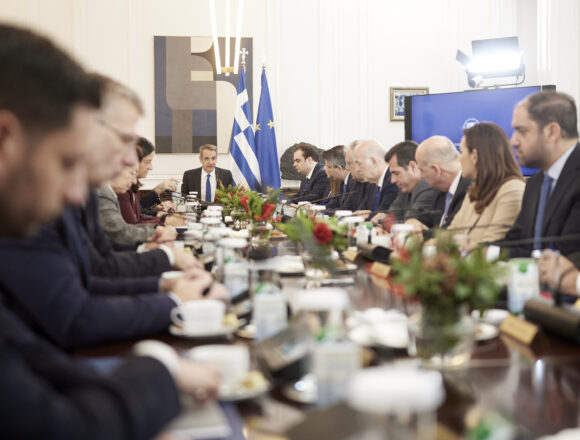 Αυτή η κυβέρνηση σε εκβιασμούς δεν πρόκειται να υποκύψει