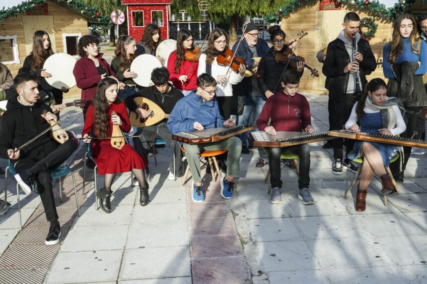 Εορταστικοί ήχοι και κάλαντα από το Πειραματικό Γυμνάσιο και Λύκειο Παλλήνης