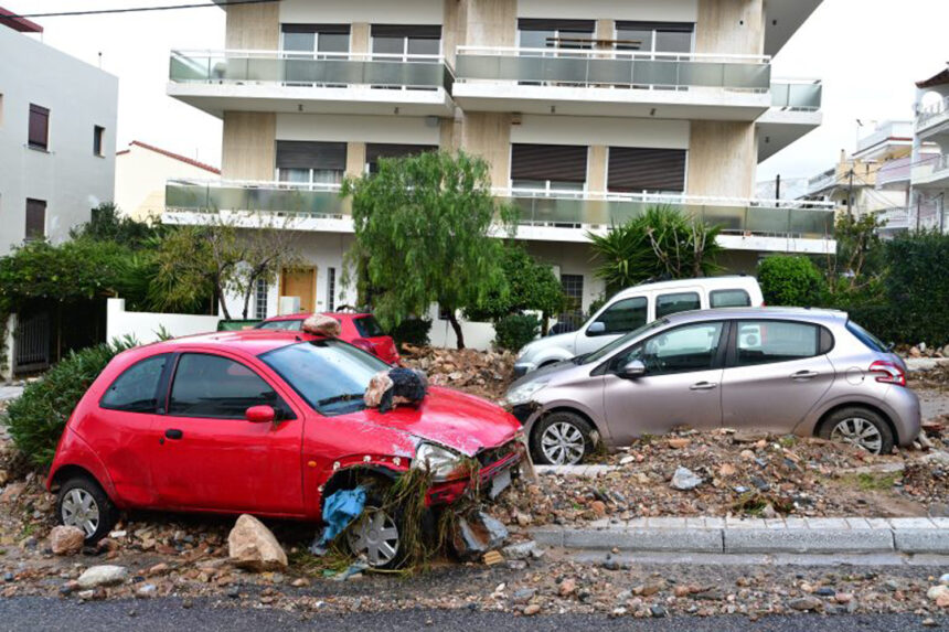 KAKOKAIRIA_GLYFADA (2) Σφοδρό το πέρασμα της κακοκαιρίας στην Αττική