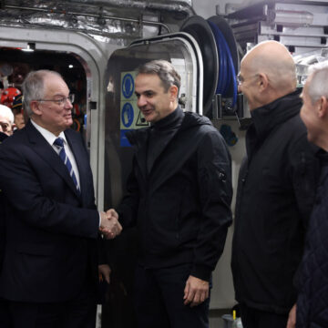 Στη φρεγάτα «Κίμων» Τασούλας, Μητσοτάκης, Δένδιας