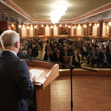 Συγκίνηση και ενθουσιασμός στη βράβευση των επιτυχόντων μαθητών
