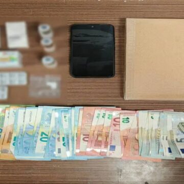 Συνελήφθη ένας άντρας στην Αττική για διακίνηση ναρκωτικών