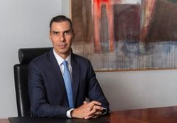 Ενισχύουμε το ΕΣΥ με επιπλέον 8.000 προσωπικό