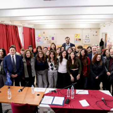 Επίσκεψη Σοφίας Ζαχαράκη και Παύλου Μαρινάκη στο 2ο ΓΕΛ Γέρακα